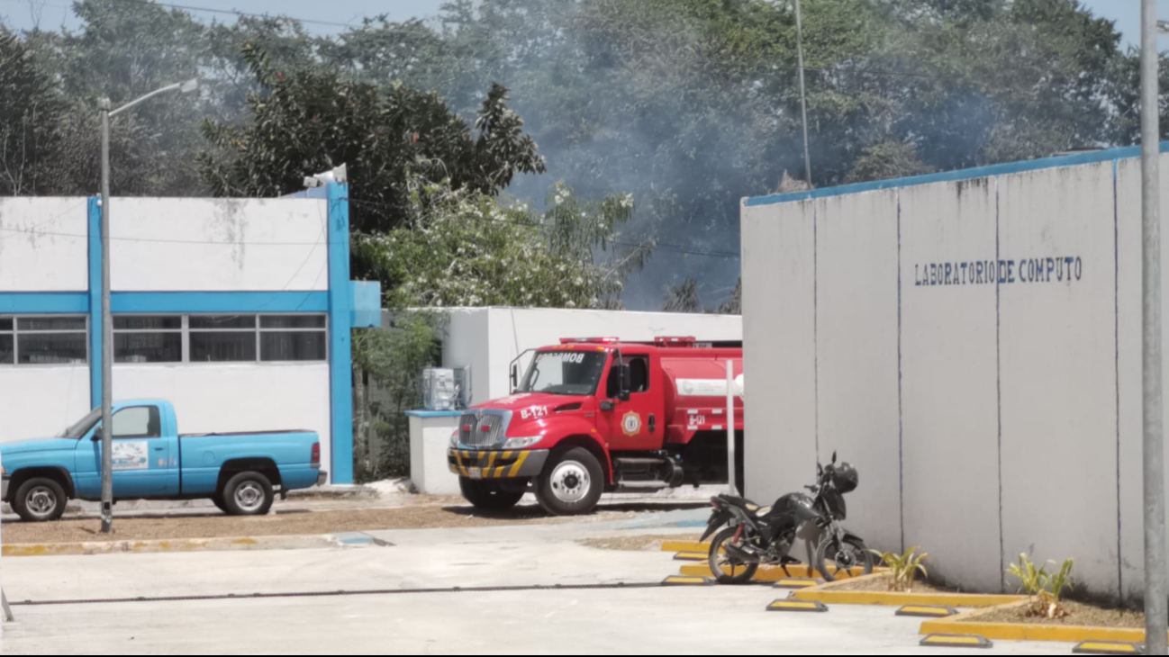 Incendio en Campeche genera alarma y moviliza bomberos y Protección Civil