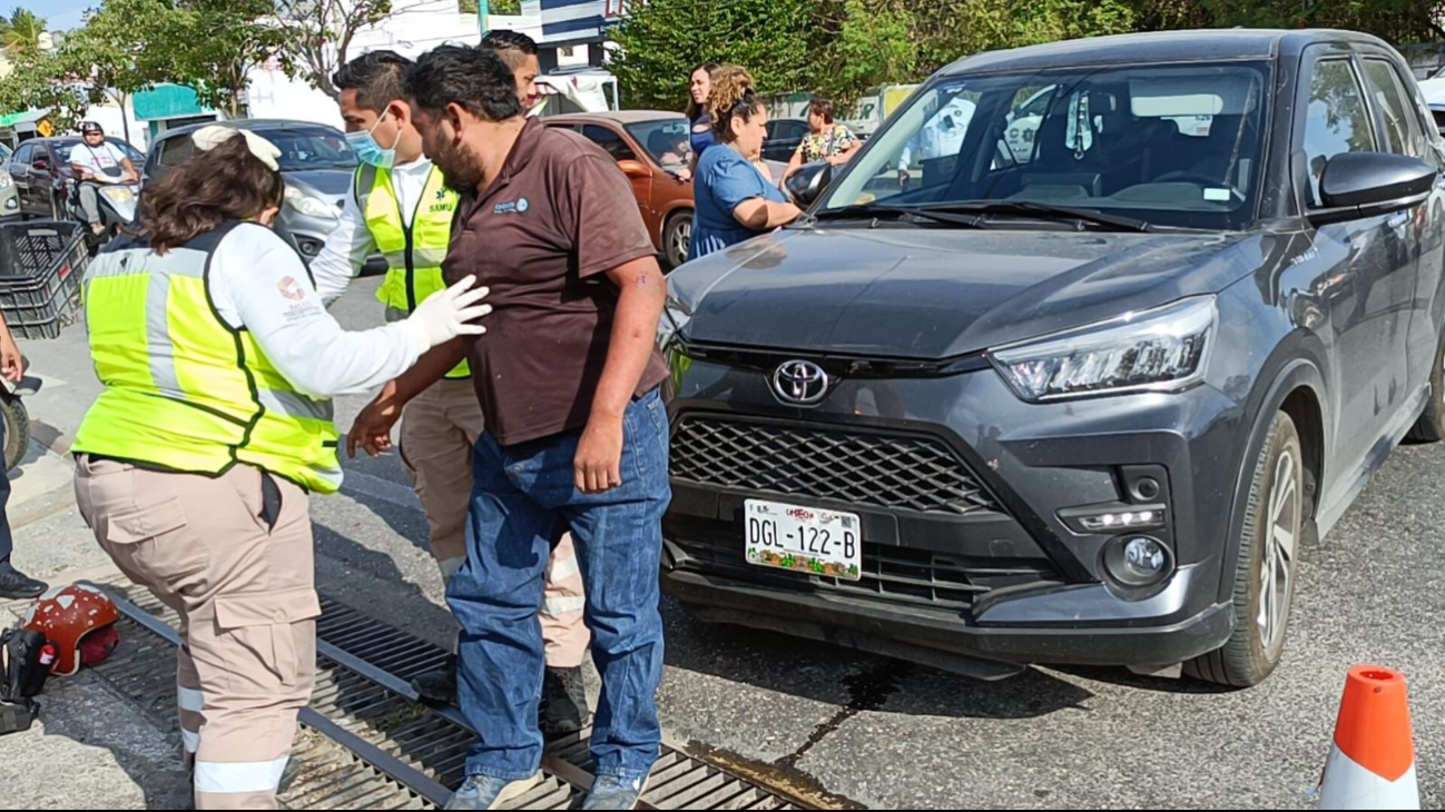Accidente vial en López Portillo deja a motociclista herido Accidente vial en López Portillo deja a motociclista herido