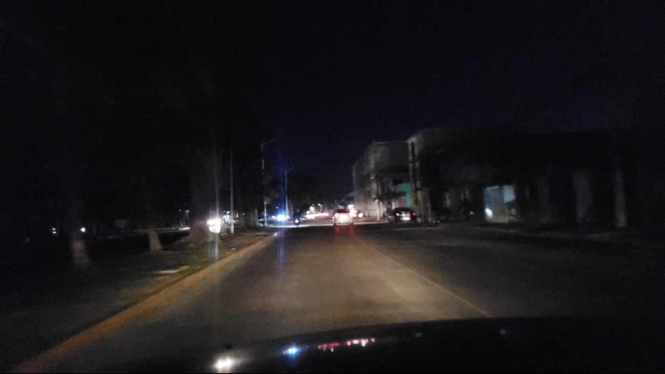 Algunas zonas de Campeche continuaron operando con electricidad, pese a los simultáneos fallos en distintas regiones. Algunas zonas de Campeche continuaron operando con electricidad, pese a los simultáneos fallos en distintas regiones.