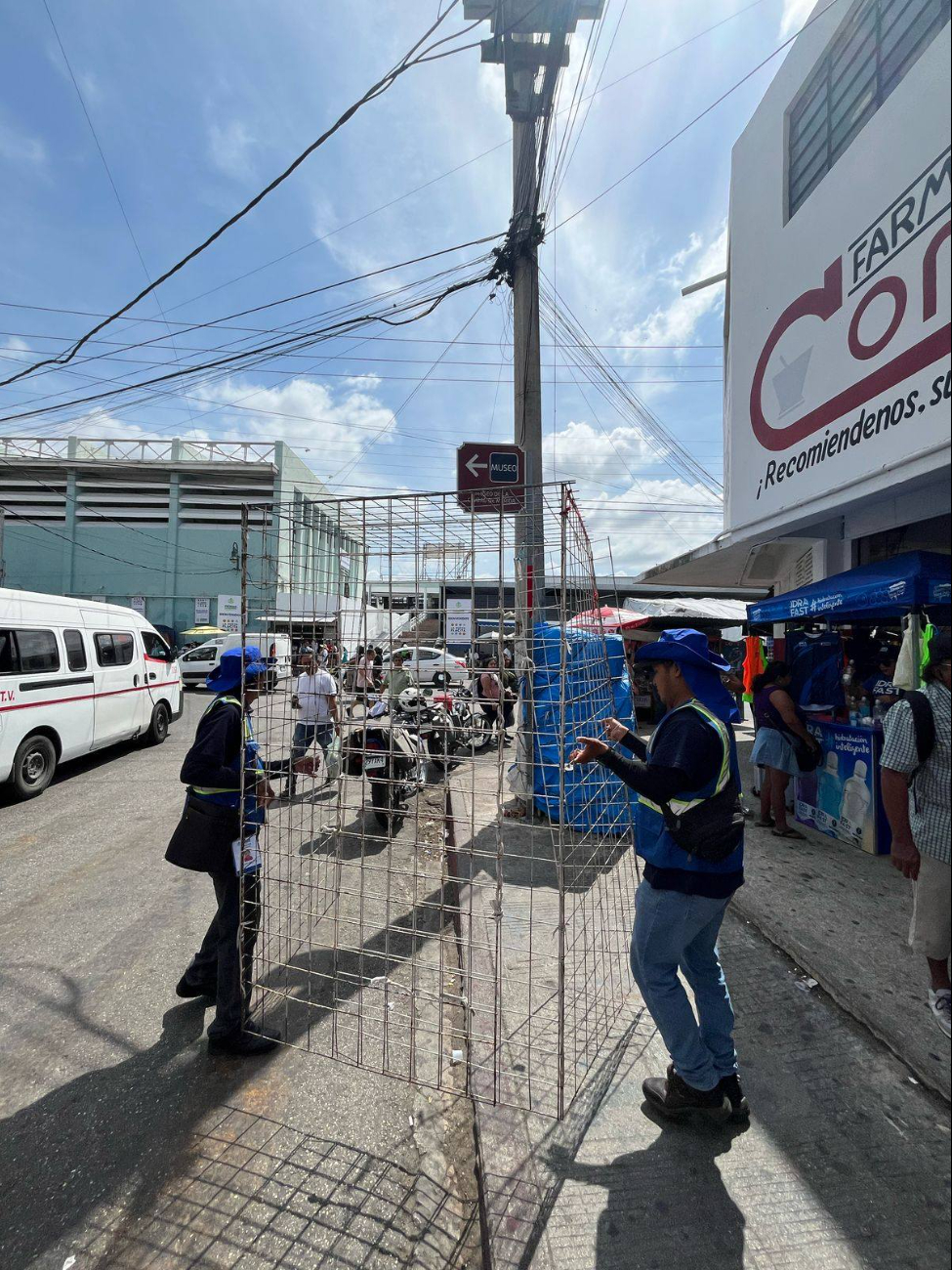Comerciantes bloqueaban el tránsito peatonal en el Centro de Mérida Comerciantes bloqueaban el tránsito peatonal en el Centro de Mérida