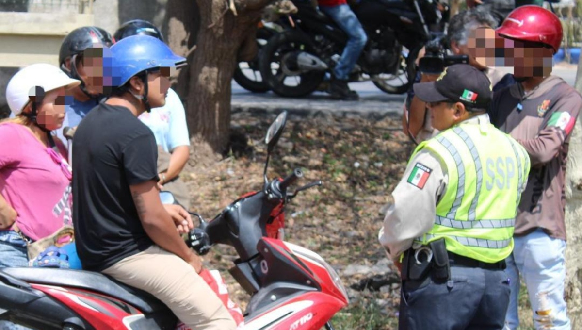 Se verifica que los motociclistas respeten el reglamento de tránsito Se verifica que los motociclistas respeten el reglamento de tránsito