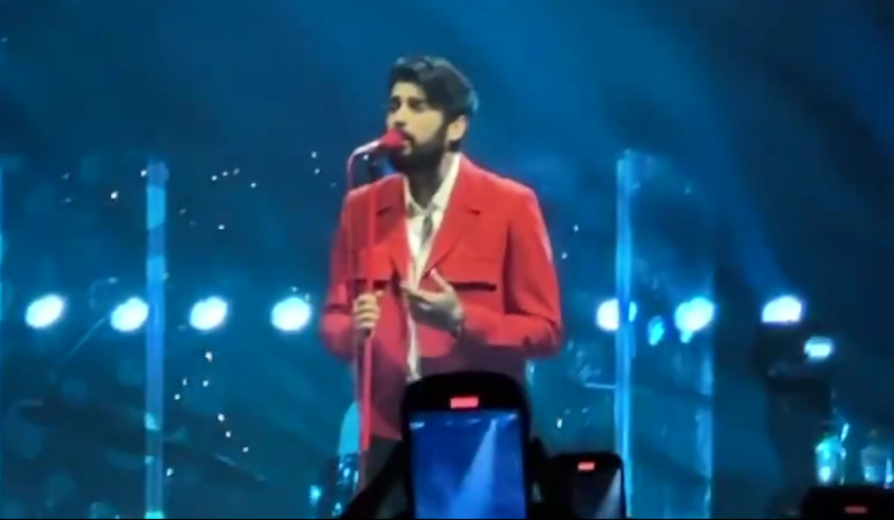 Zayn Malik canta 'Night Changes' en su primer concierto en México Zayn Malik canta 'Night Changes' en su primer concierto en México