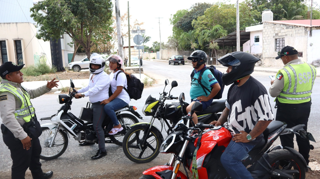 Los motociclistas reciben un pequeño curso sobre su circulación