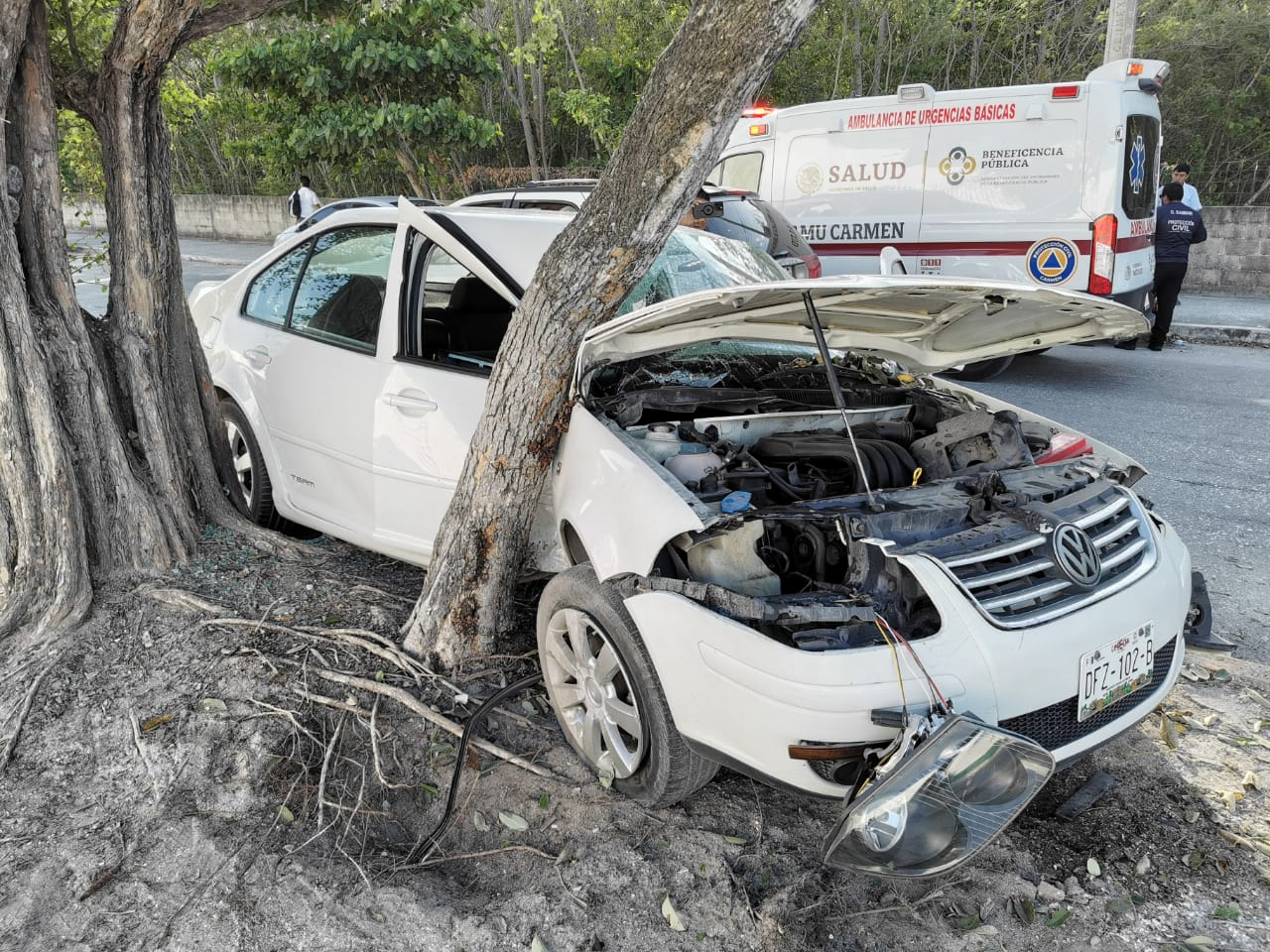 Autoridades viales aseguraron el vehículo y lo enviaron al corralón municipal Autoridades viales aseguraron el vehículo y lo enviaron al corralón municipal