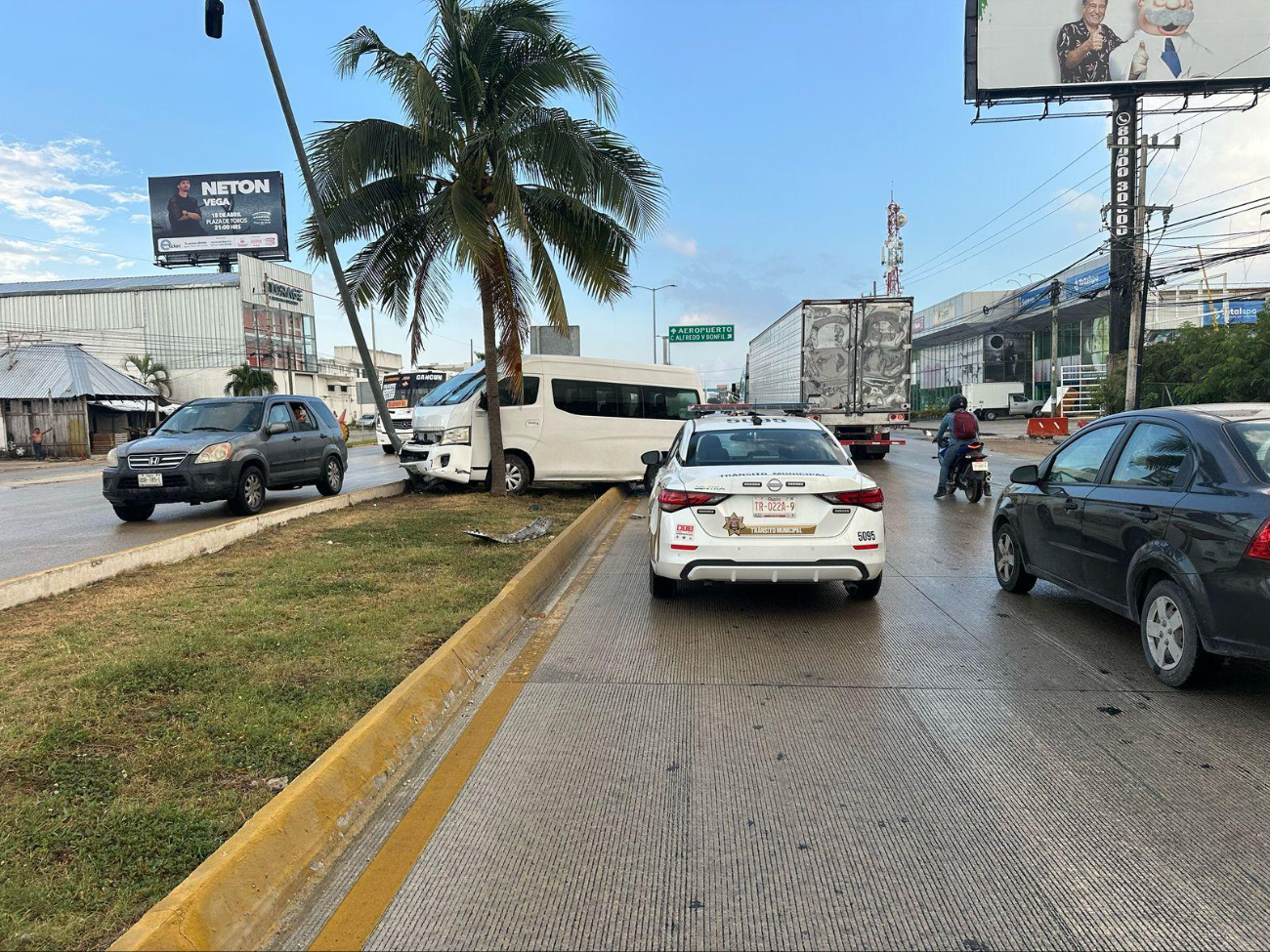 Uno de los accidentes fue protagonizado por una de transporte turístico; el conductor iba a exceso de velocidad Uno de los accidentes fue protagonizado por una de transporte turístico; el conductor iba a exceso de velocidad