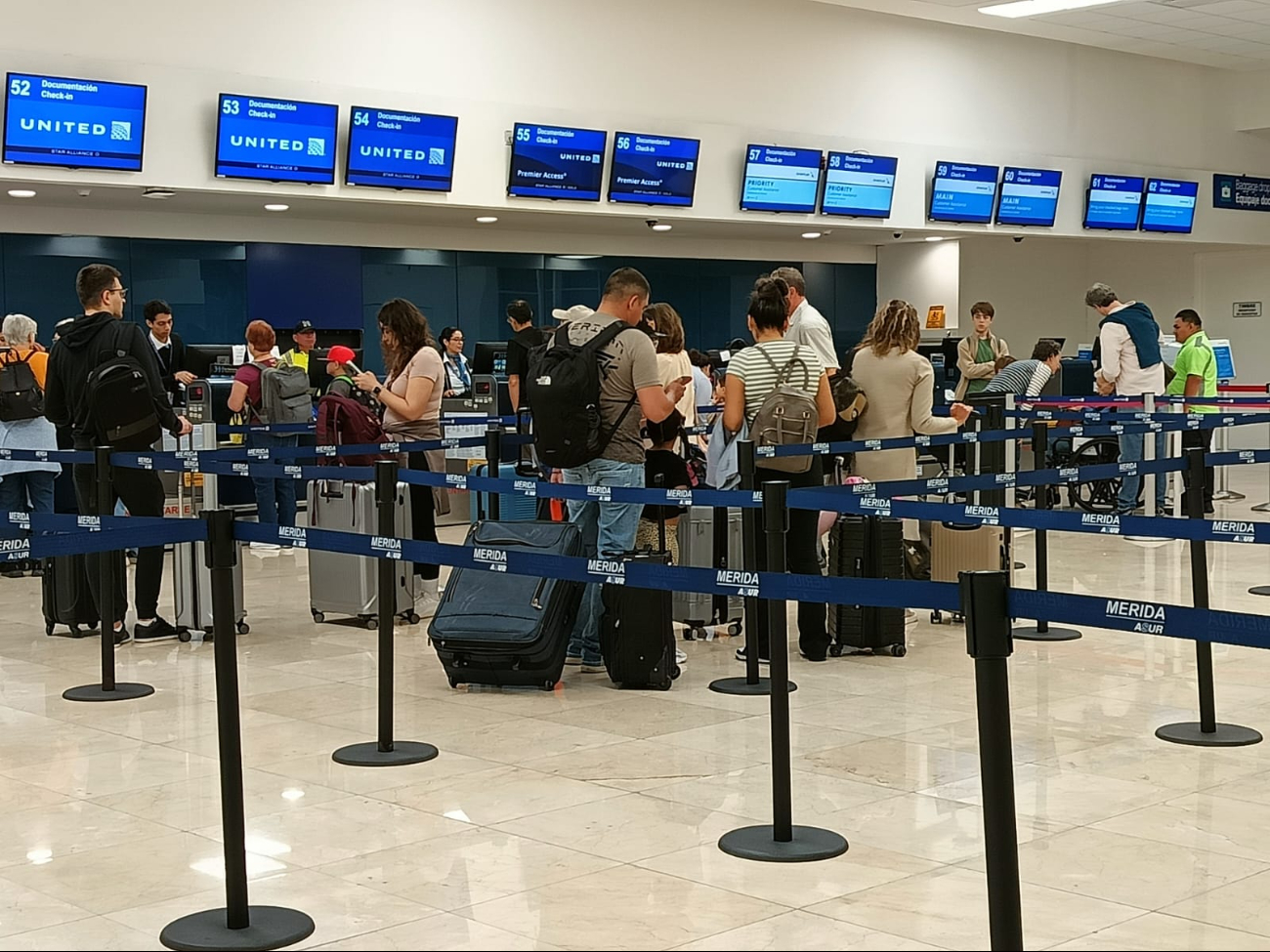 Hay buena afluencia de pasajeros en el aeropuerto de Mérida Hay buena afluencia de pasajeros en el aeropuerto de Mérida
