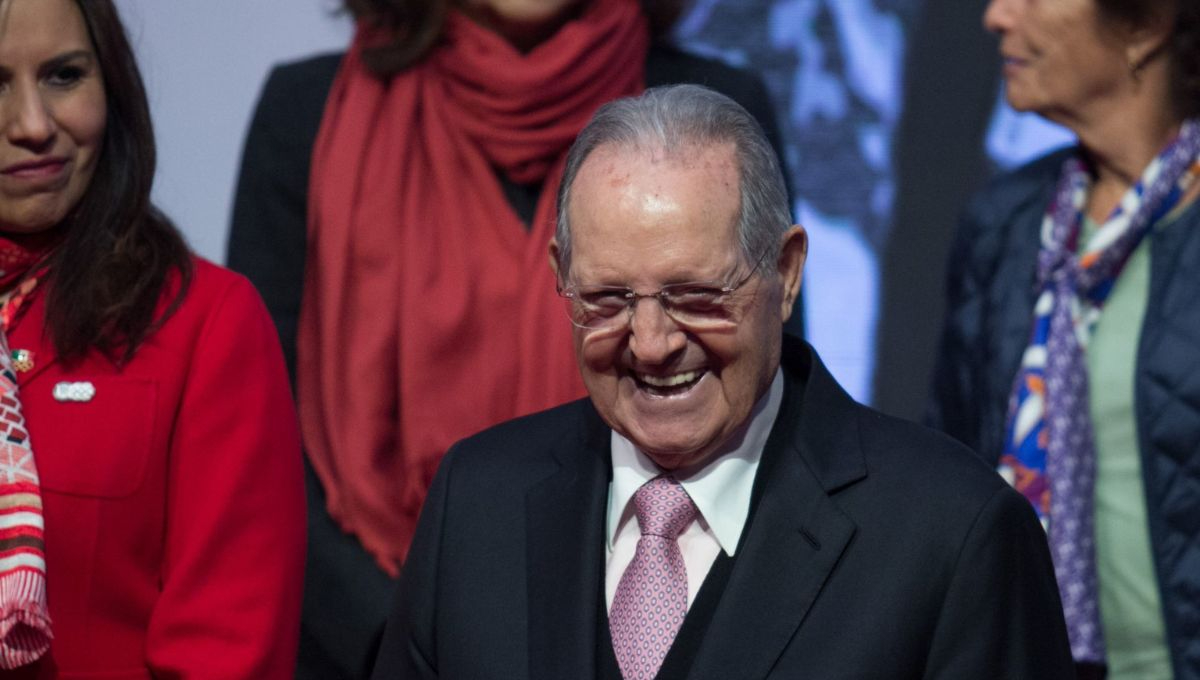 Olegario Vázquez Raña fue presidente y accionista principal de Grupo Empresarial Ángeles Olegario Vázquez Raña fue presidente y accionista principal de Grupo Empresarial Ángeles