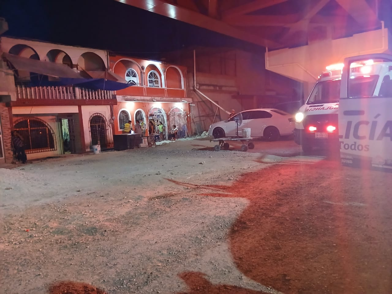 Personal del SAMU atendió al herido y lo trasladó al hospital IMSS-Bienestar Janell Romero Aguilar Personal del SAMU atendió al herido y lo trasladó al hospital IMSS-Bienestar Janell Romero Aguilar