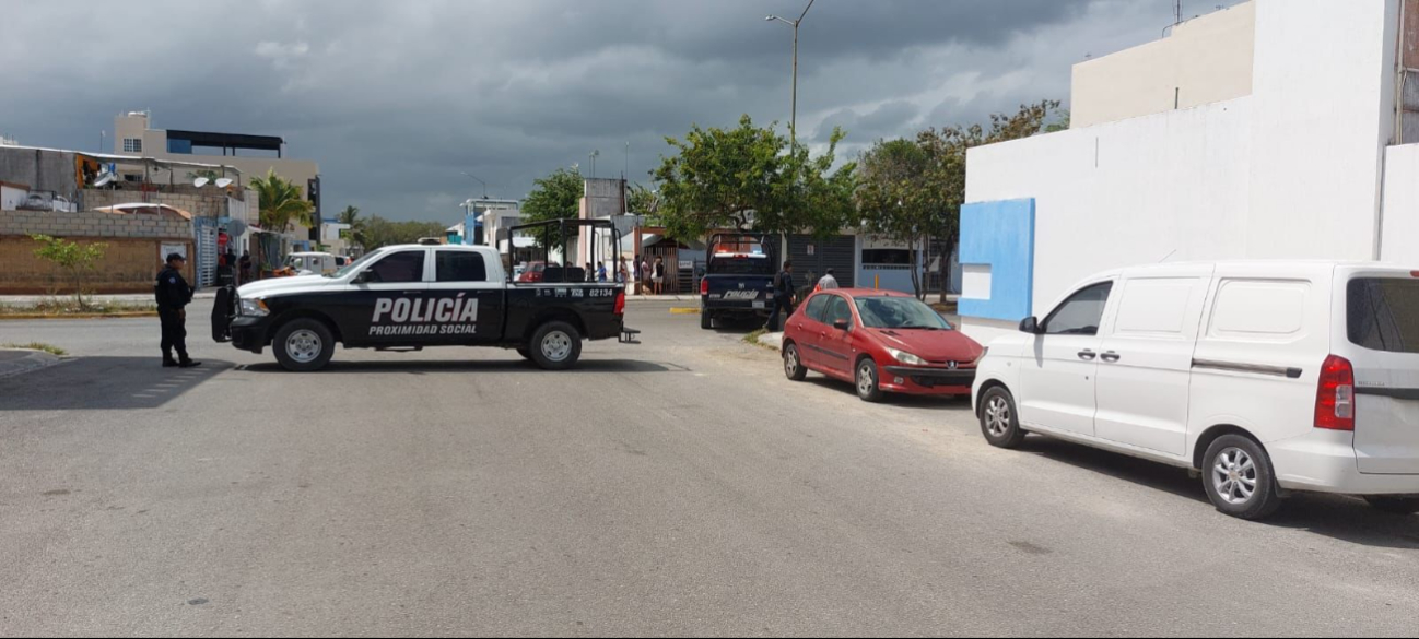 Vecinos del fraccionamiento temen por la seguridad de la zona. Vecinos del fraccionamiento temen por la seguridad de la zona.