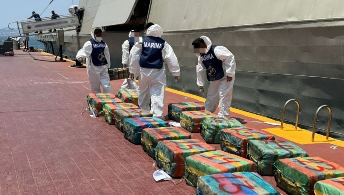 Marina asegura 1.8 toneladas de cocaína y detiene a cinco personas al suroeste de Acapulco