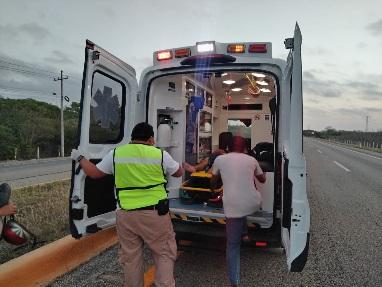 Un lesionado deja derrape de motociclista en la Mérida-Campeche