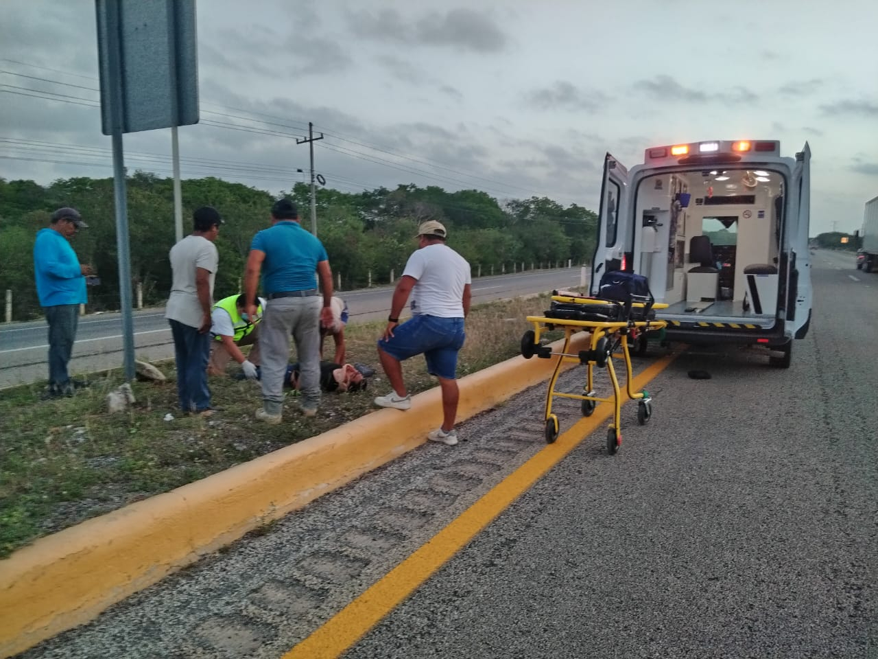 Un lesionado deja derrape de motociclista en la Mérida-Campeche Un lesionado deja derrape de motociclista en la Mérida-Campeche
