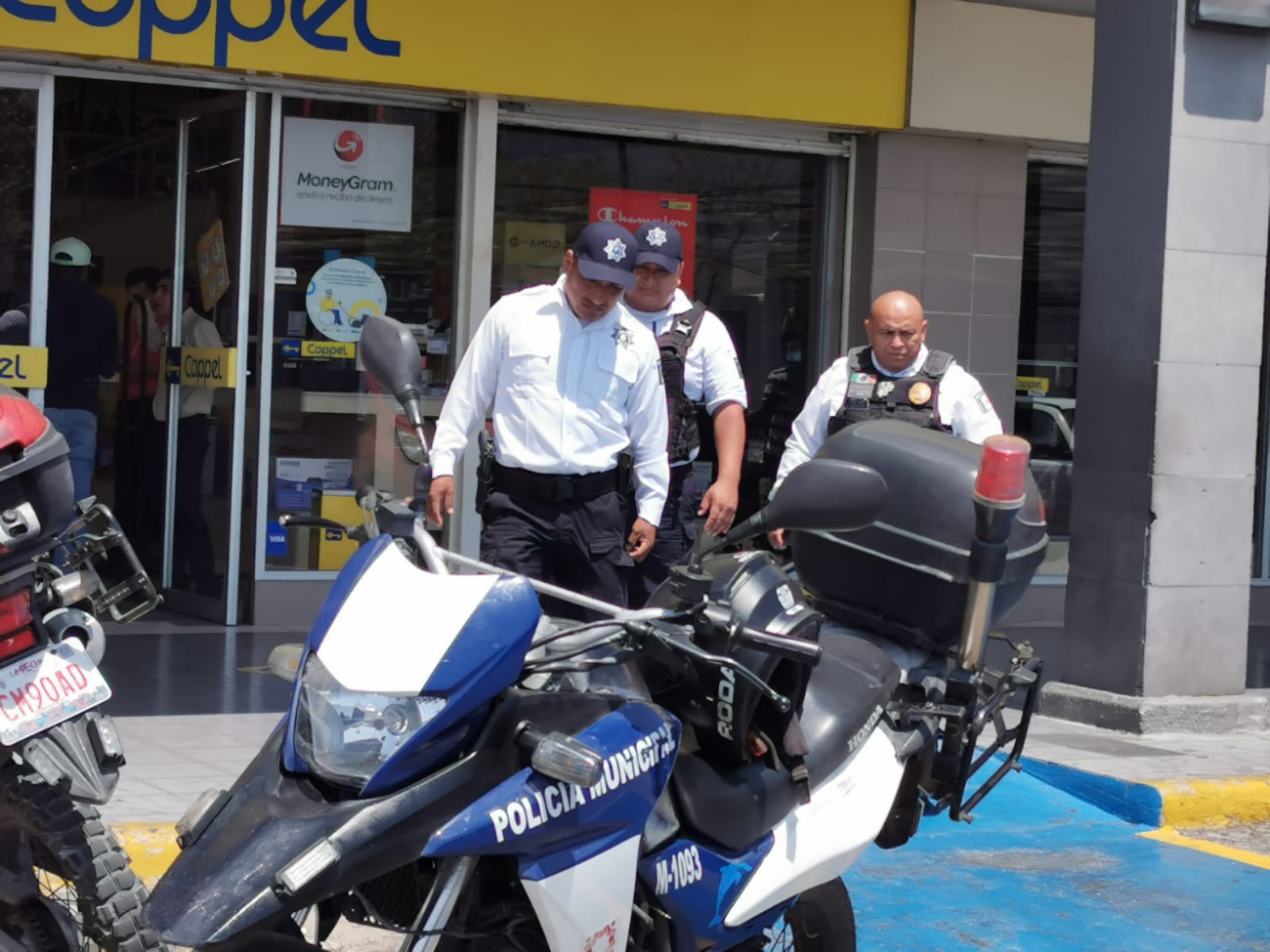 Empleada de Coppel en Ciudad del Carmen reporta acoso de un cliente