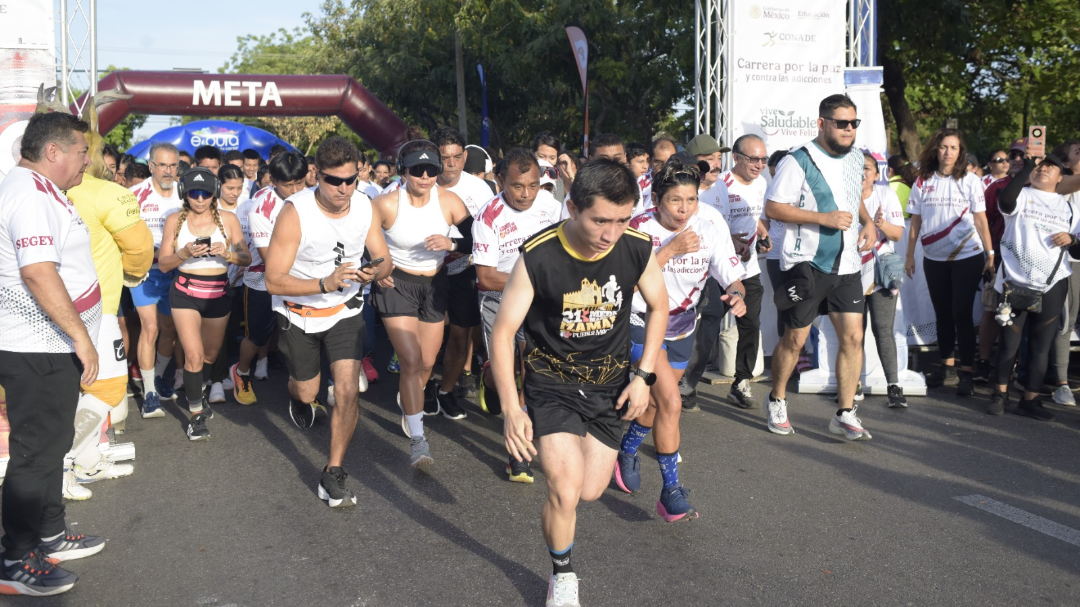 Más de tres mil personas participaron en la carrera en Mérida