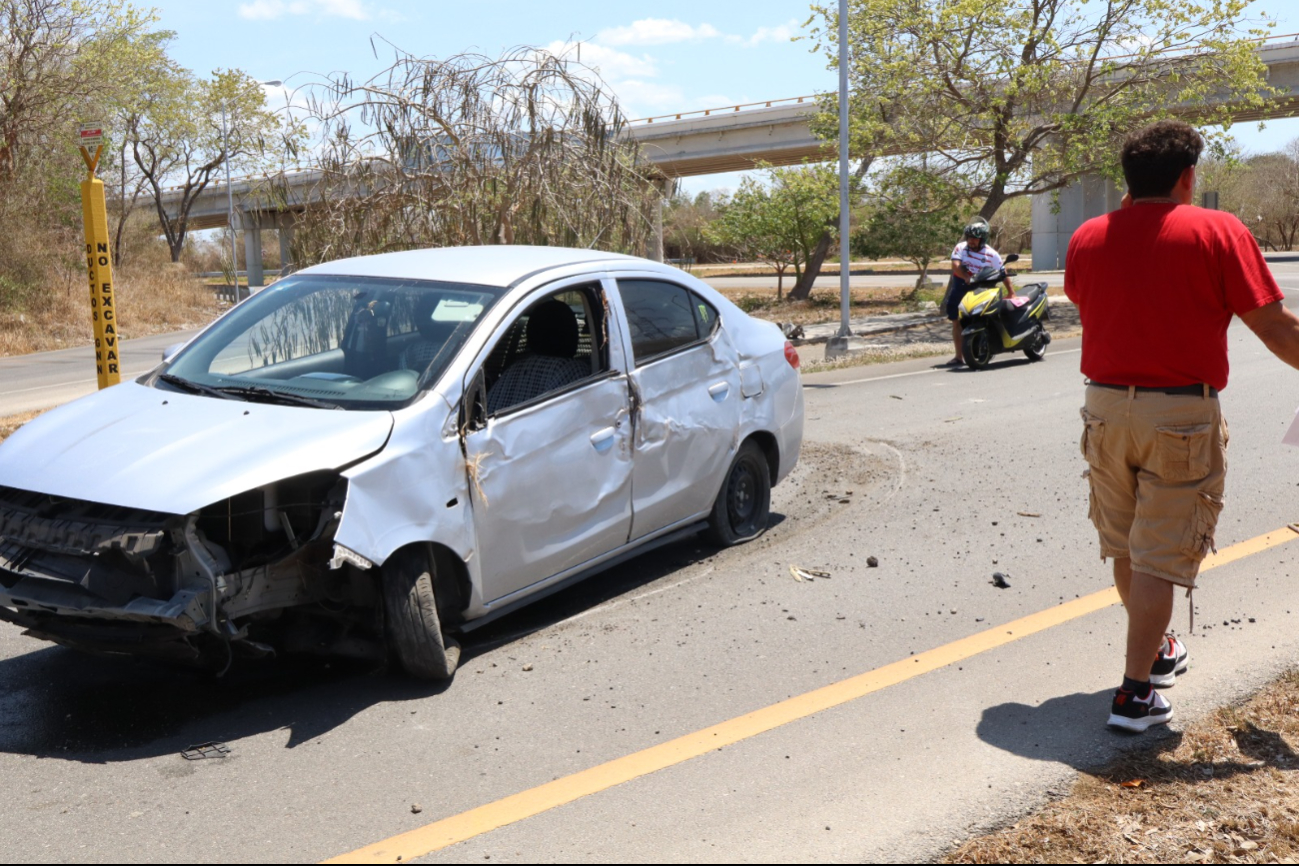Pasajeros resultaron ilesos del accidente Pasajeros resultaron ilesos del accidente