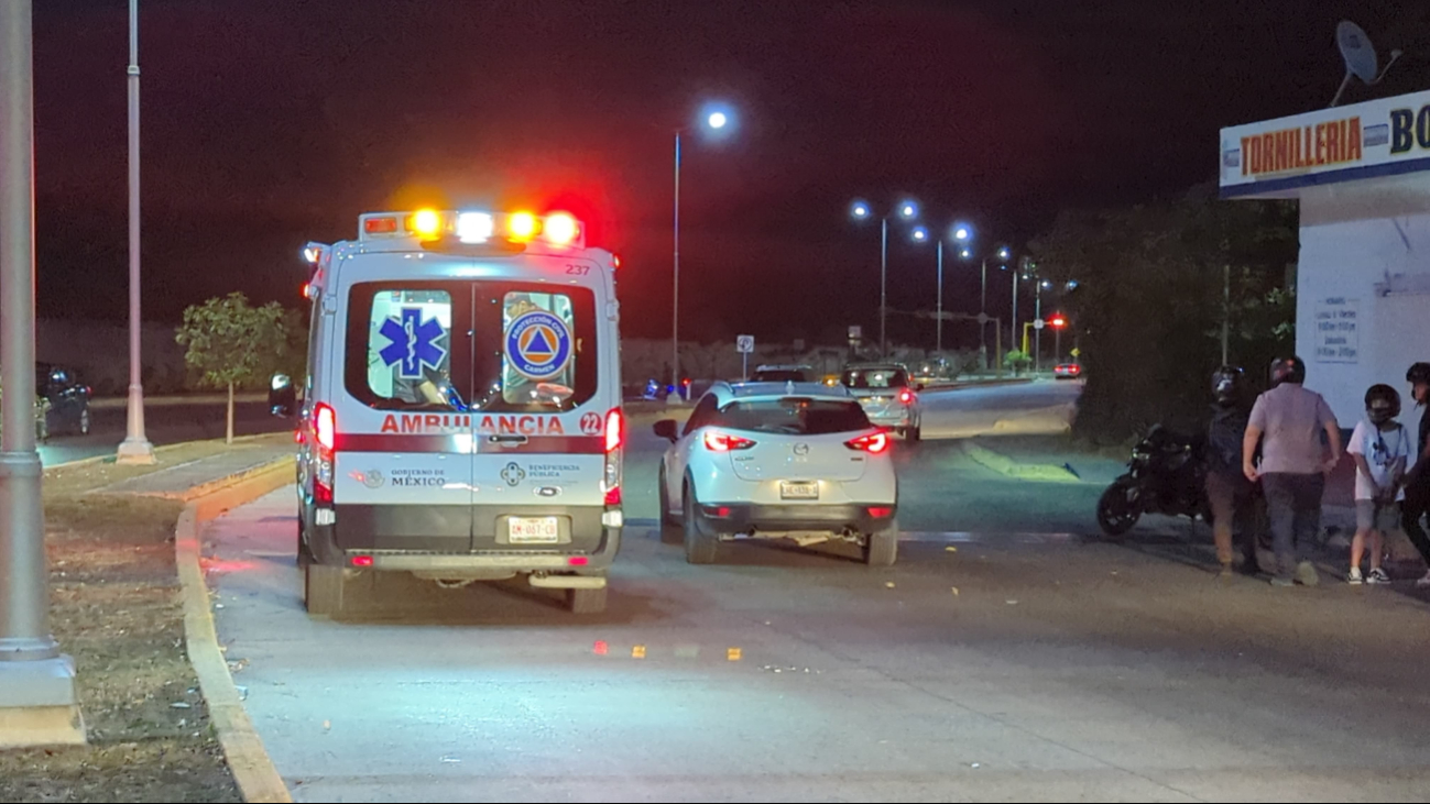 Dos jóvenes heridos tras de derrapar de su motocicleta en Ciudad del Carmen  