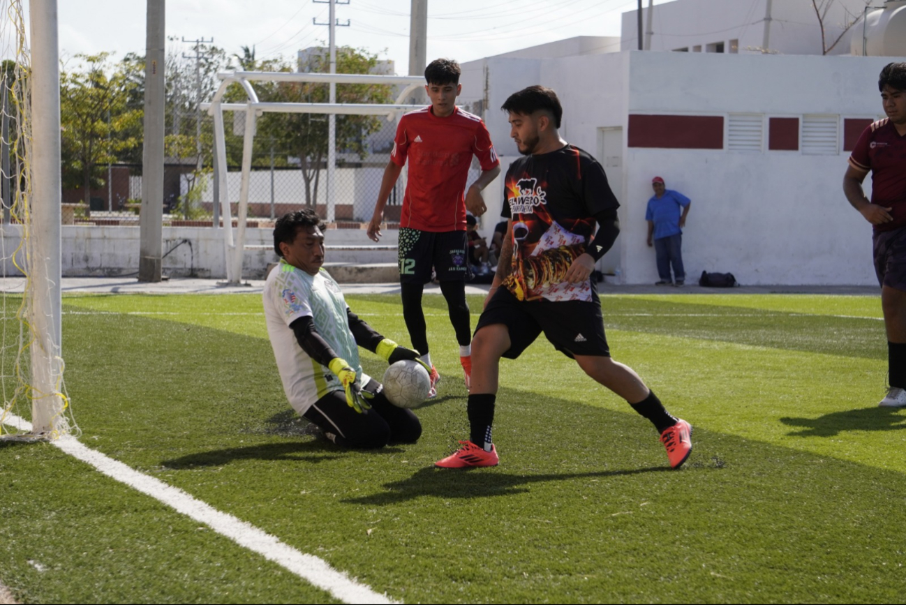 El partido entre San Francisco FC y Perritos FC fue suspendido por lesión grave de un jugador. El partido entre San Francisco FC y Perritos FC fue suspendido por lesión grave de un jugador.