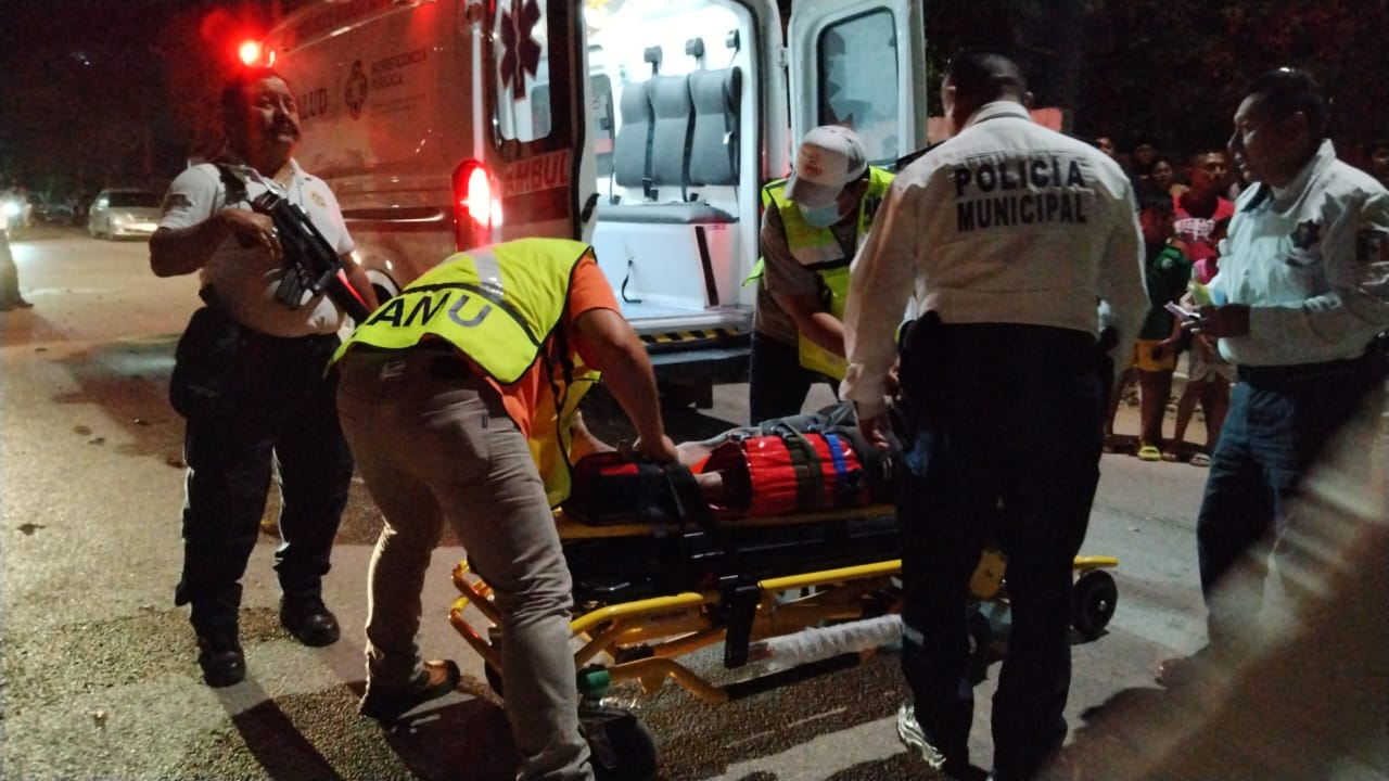 El sujeto fue trasladado al hospital para recibir el tratamiento indicado.
