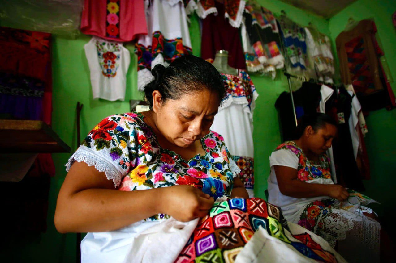 Únicamente los beneficiarios del programa podrán reclamar su paquete artesanal Únicamente los beneficiarios del programa podrán reclamar su paquete artesanal