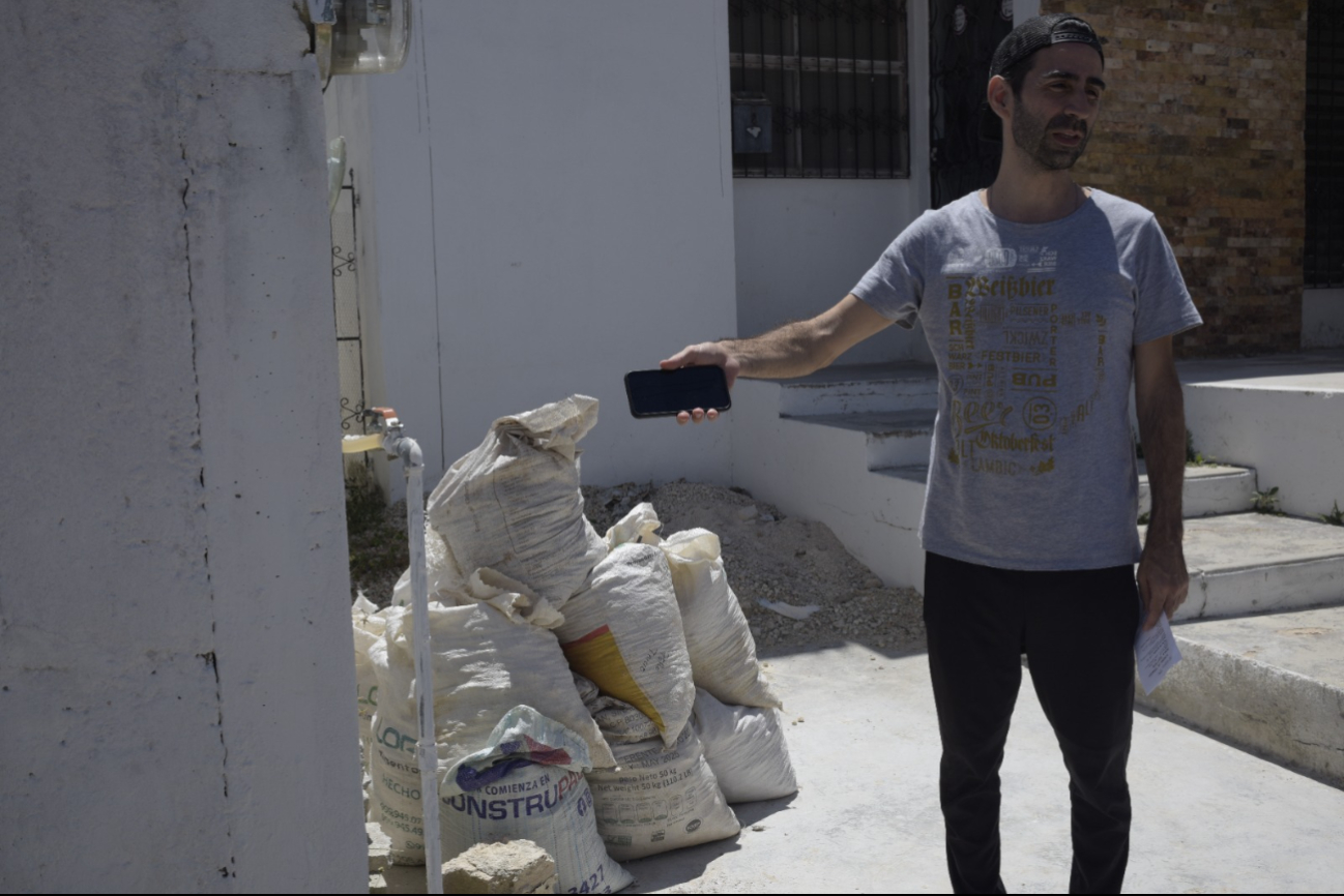 Vecinos exigen a la Japay que atienda la fuga de agua Vecinos exigen a la Japay que atienda la fuga de agua