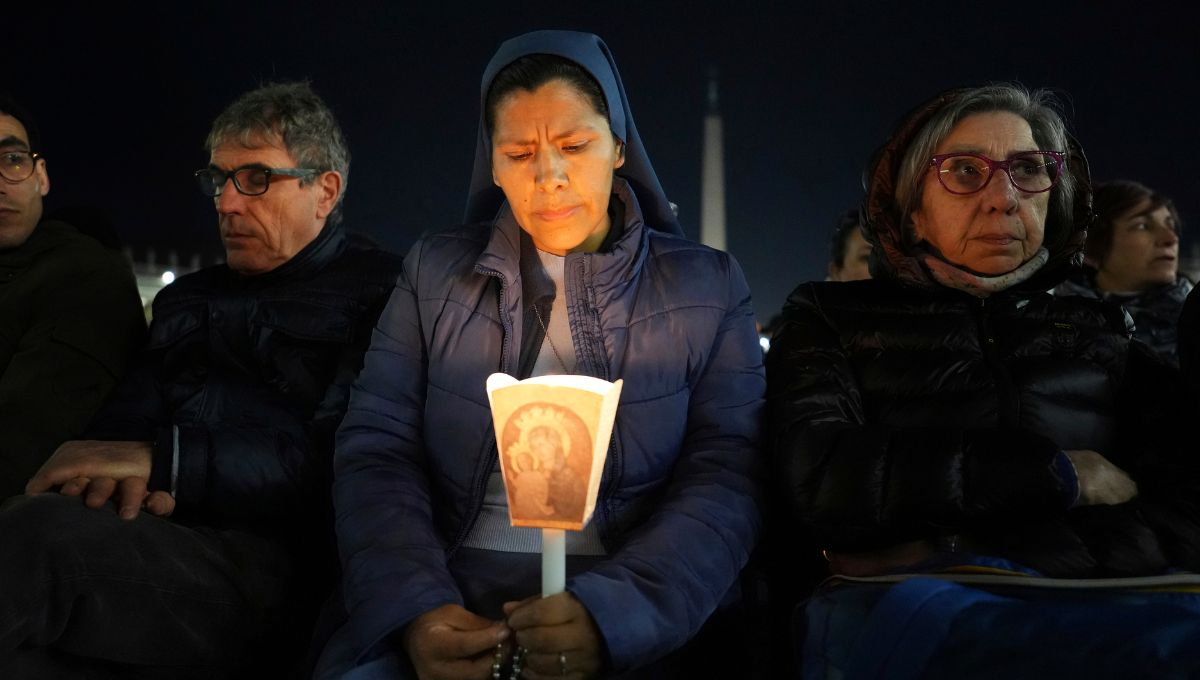 Papa Francisco continúa en terapia respiratoria tras episodios de insuficiencia