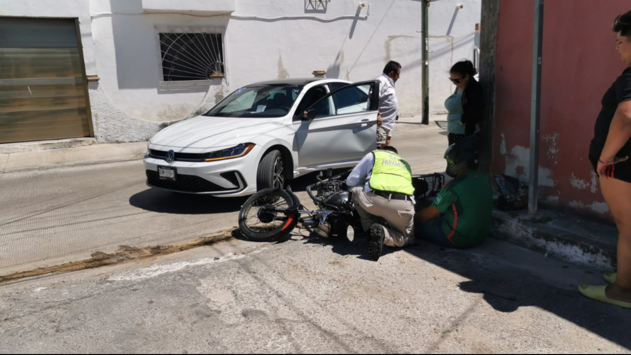 Campeche: Choque entre motocicleta y vehículo genera bloqueo parcial en Plan Chac