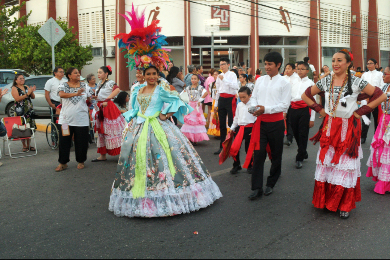 Portaron con orgullo el traje Portaron con orgullo el traje