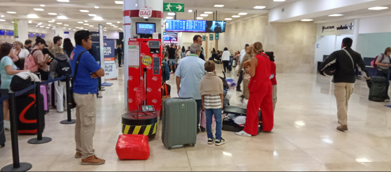 Algunos pasajeros tuvieron percances al documentar su equipaje Algunos pasajeros tuvieron percances al documentar su equipaje