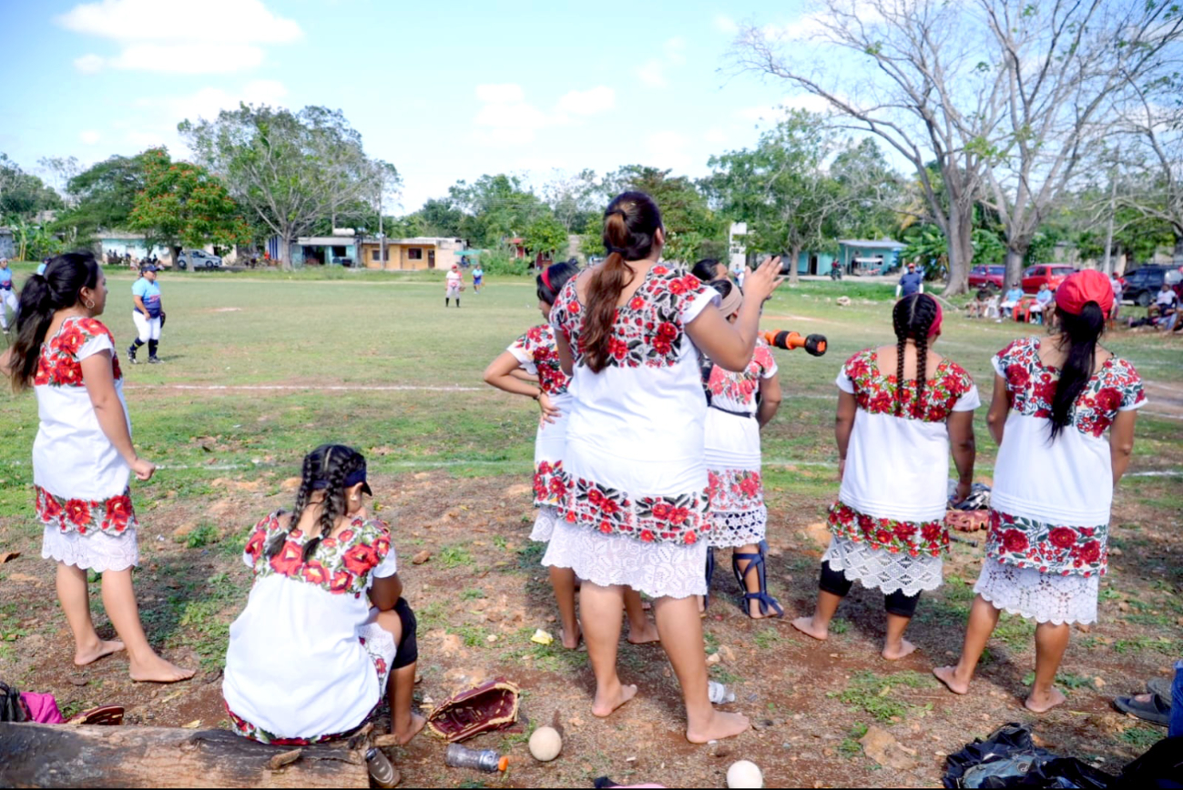 Dos generaciones enfrentaron barreras culturales para practicar el deporte Dos generaciones enfrentaron barreras culturales para practicar el deporte