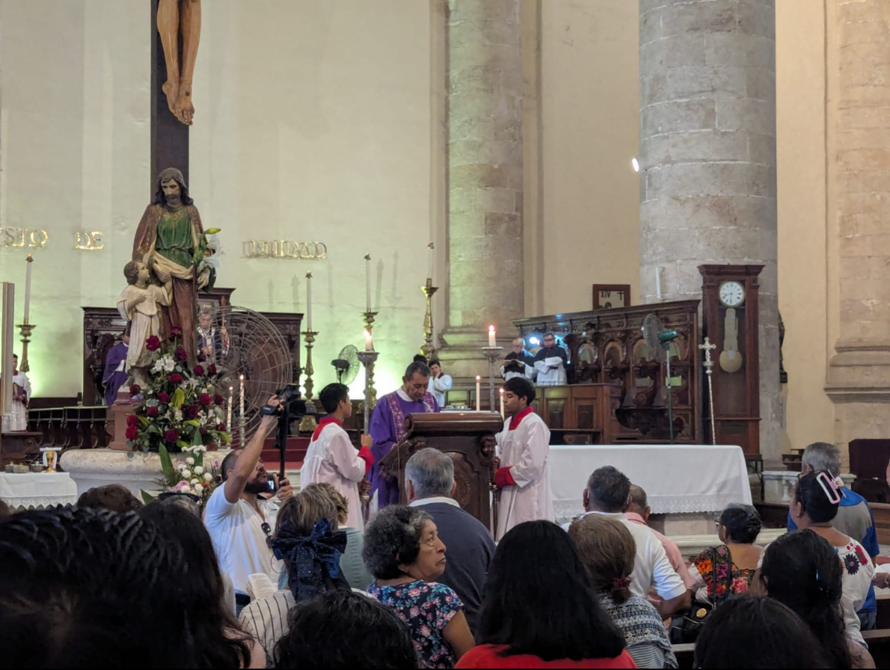 La misa se realizó en la Catedral de San Idelfonso de Mérida La misa se realizó en la Catedral de San Idelfonso de Mérida