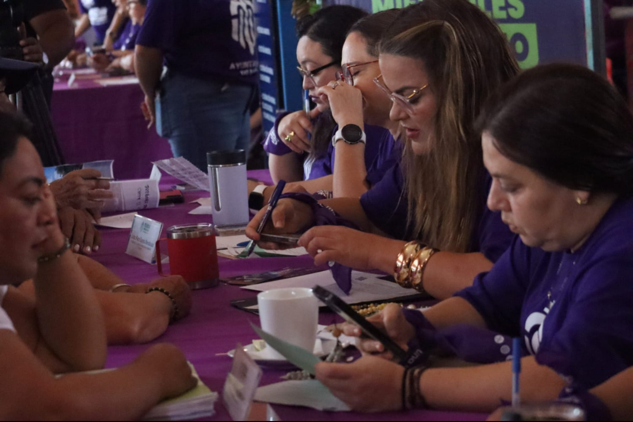 Mujeres fueron recibidas por la alcaldesa Cecilia Patrón Mujeres fueron recibidas por la alcaldesa Cecilia Patrón