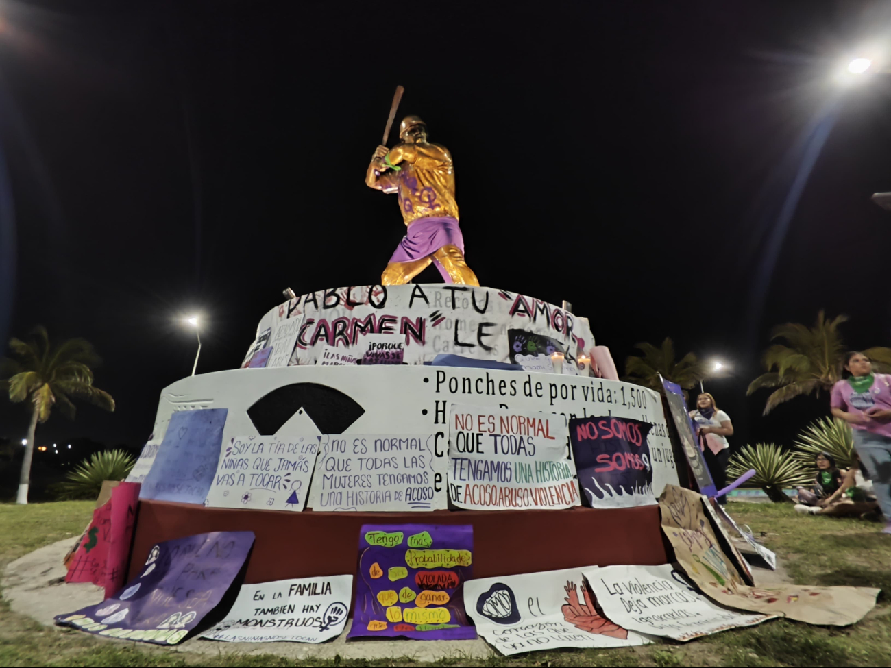 Mujeres marchan para recordar a Elizabeth, víctima de feminicidio Mujeres marchan para recordar a Elizabeth, víctima de feminicidio