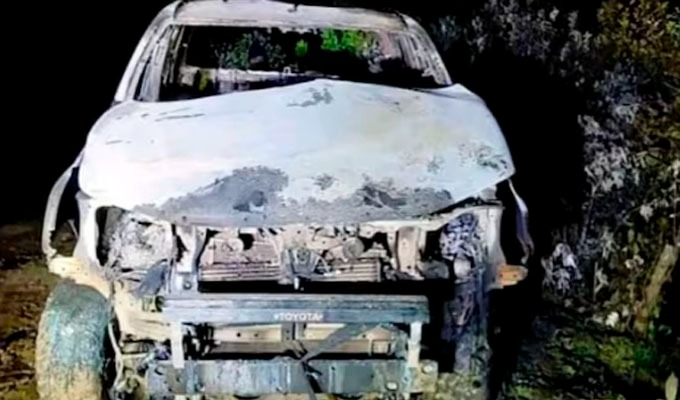 Hallan camioneta calcinada cerca de la comunidad de Sabidos, Chetumal