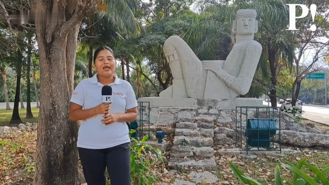 El Chac Mool, conocido como el "Gran Jaguar Rojo", es una impresionante escultura monumental ubicada en el kilómetro 1 de la zona hotelera de Cancún El Chac Mool, conocido como el "Gran Jaguar Rojo", es una impresionante escultura monumental ubicada en el kilómetro 1 de la zona hotelera de Cancún