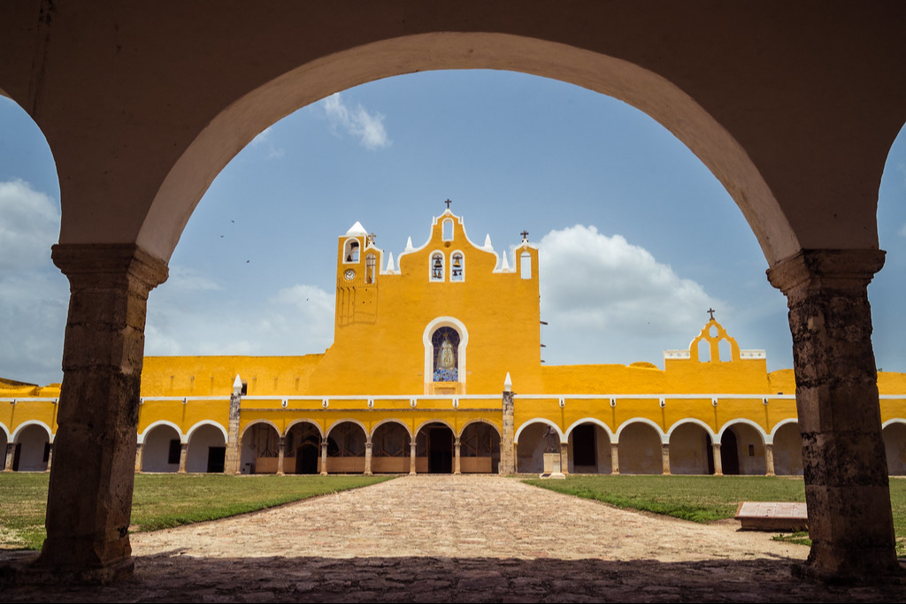 El Pueblo Mágico de Izamal se encuentra envuelto en una rica historia, cultura y tradición El Pueblo Mágico de Izamal se encuentra envuelto en una rica historia, cultura y tradición