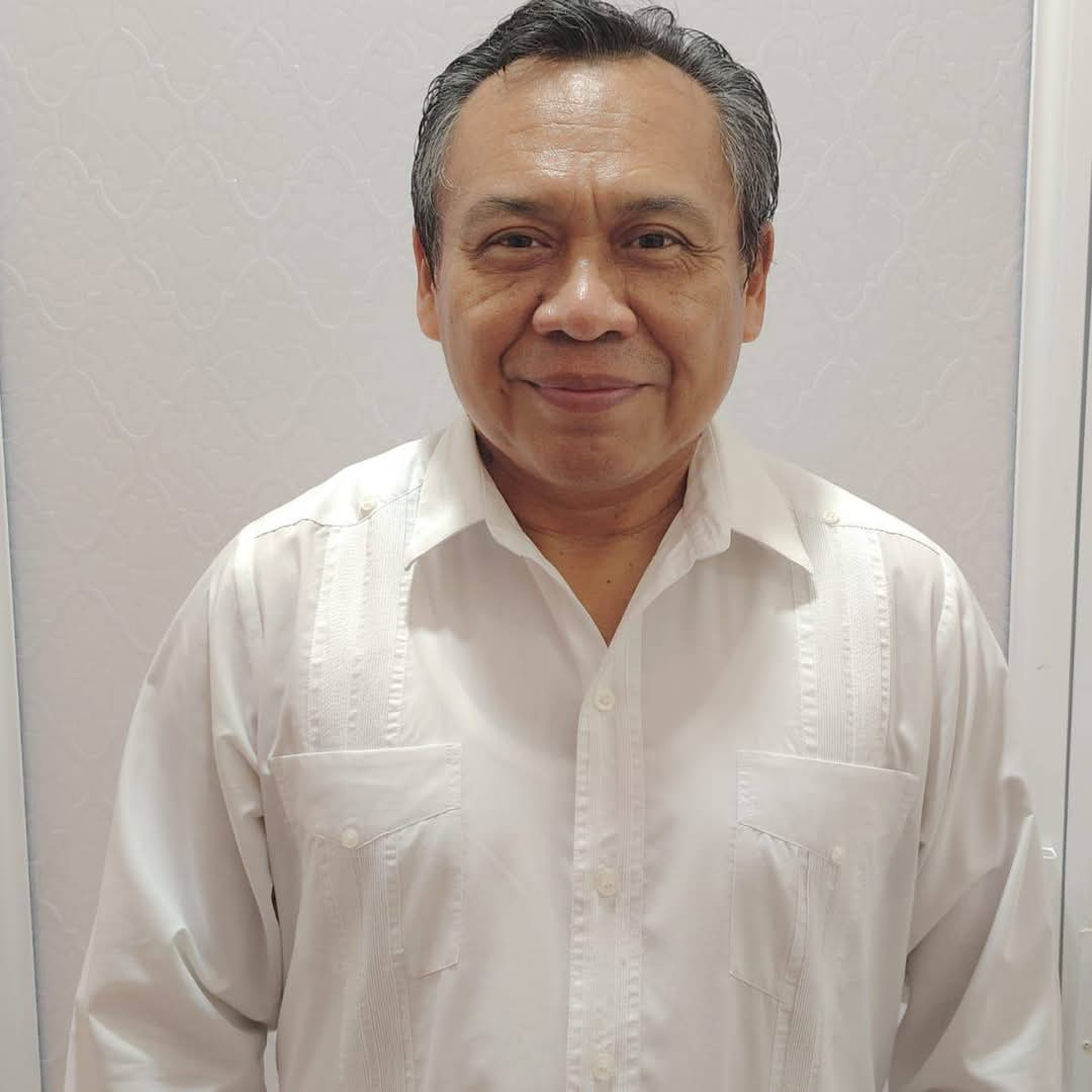 Aspirante a Magistrado en Dzitbalché  inicia su campaña en maya 