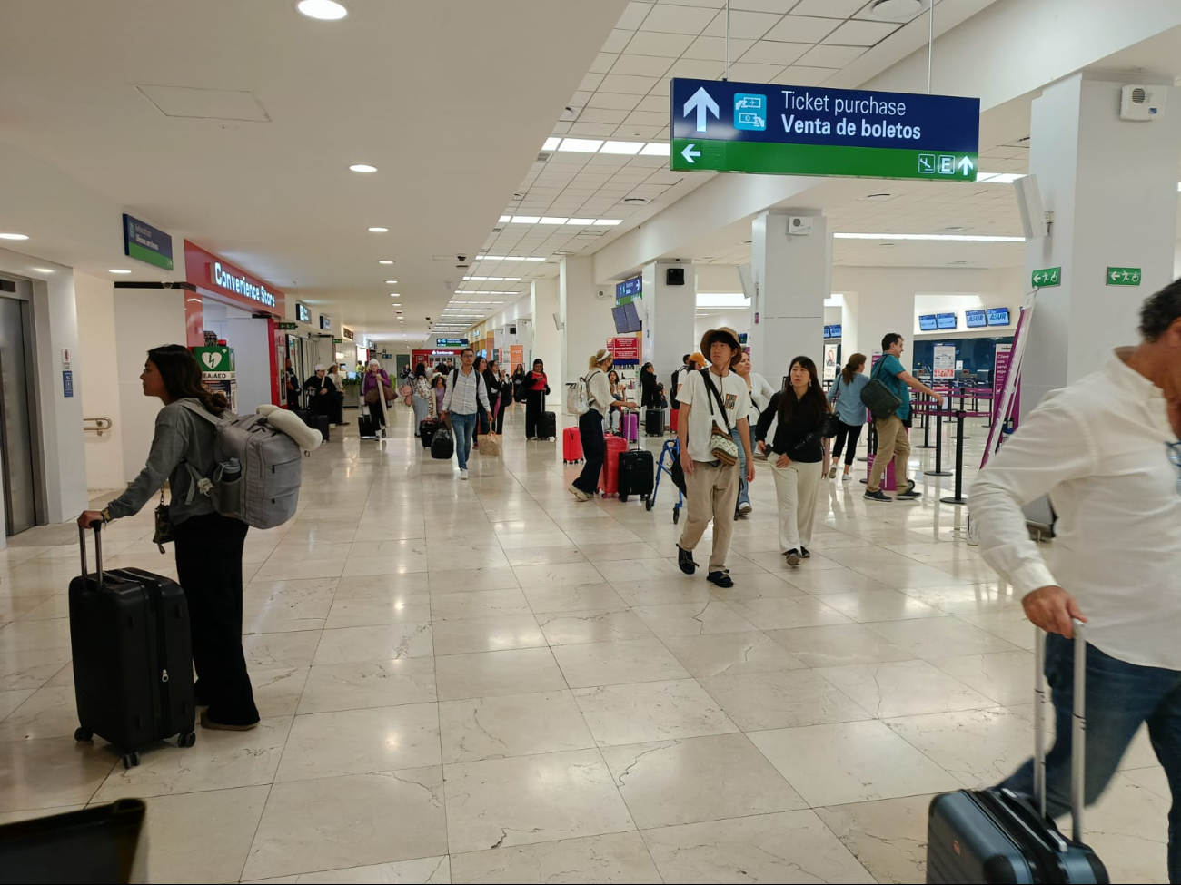 La movilidad de vuelos en el aeropuerto de Mérida se mantiene con normalidad La movilidad de vuelos en el aeropuerto de Mérida se mantiene con normalidad