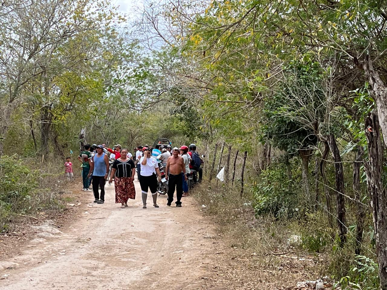 Paracaidistas insisten en invadir un terreno en Tizimín; el dueño amenaza con denunciarlos