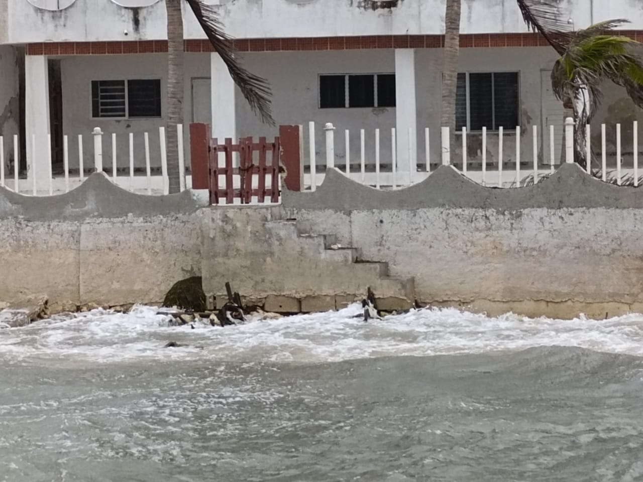La disminución de la arena pone en jaque a dueños de propiedades y pescadores de la costa