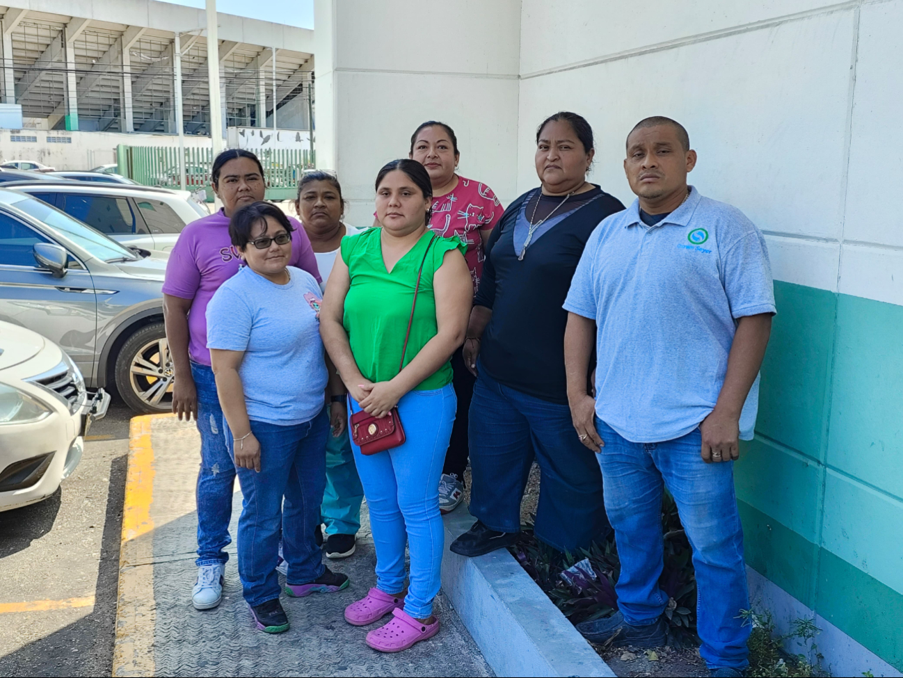 Más de 30 trabajadores de limpieza del Hospital Rural IMSS-Bienestar denunciaron despidos injustificados y falta de pagos