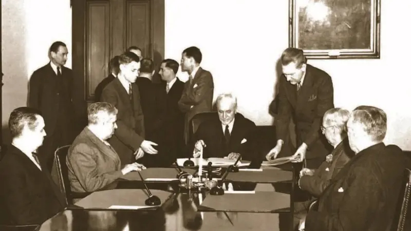 Representantes de México y EE.UU. firmaron el tratado en Washington en 1944. Representantes de México y EE.UU. firmaron el tratado en Washington en 1944.