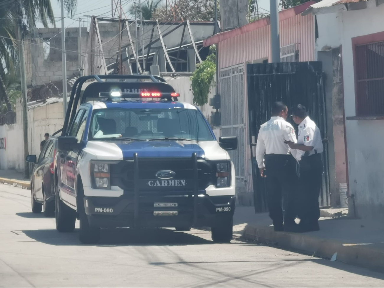Cartulina con denuncia de abuso desata operativo policial en Campeche Cartulina con denuncia de abuso desata operativo policial en Campeche