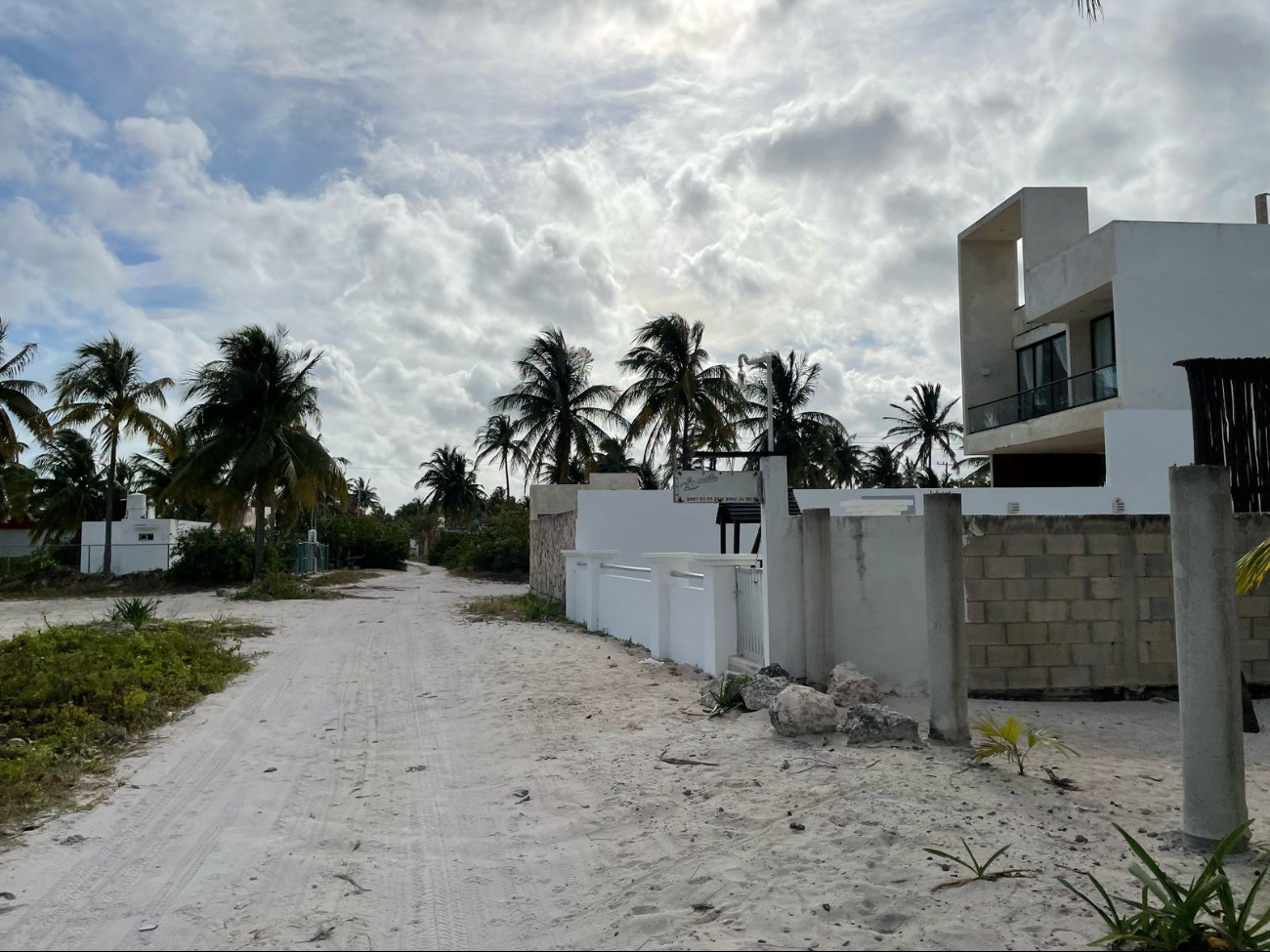Rentan hasta en dos mil pesos el día las casas de  playa en San Crisanto, Yucatán