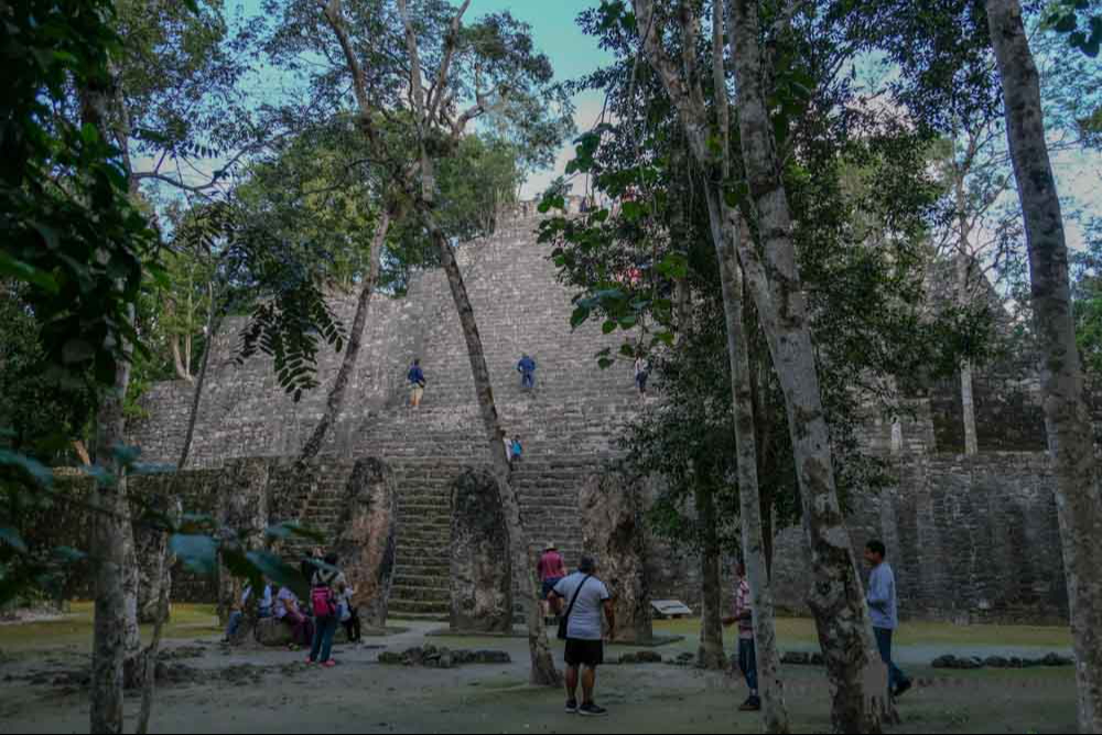  FGR sin denuncia por ingreso ilegal de “influencers" a pirámide de Calakmul