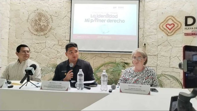 En conferencia de prensa, Eduardo Asencio Martínez, presidente del DIF municipal, informó que se lanzará la campaña “La Identidad, mi primer derecho” En conferencia de prensa, Eduardo Asencio Martínez, presidente del DIF municipal, informó que se lanzará la campaña “La Identidad, mi primer derecho”