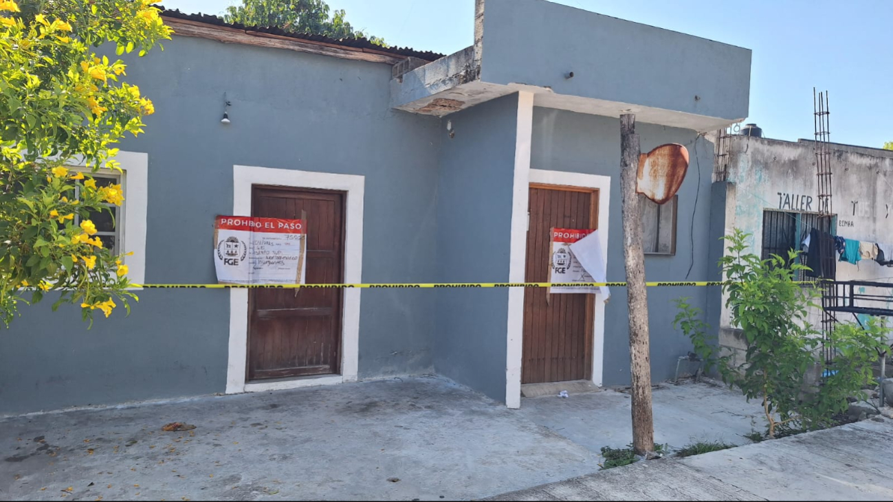 Se encontraron en total más de 213 bolsas de marihuana y 98 bolsas con polvo blanco Se encontraron en total más de 213 bolsas de marihuana y 98 bolsas con polvo blanco
