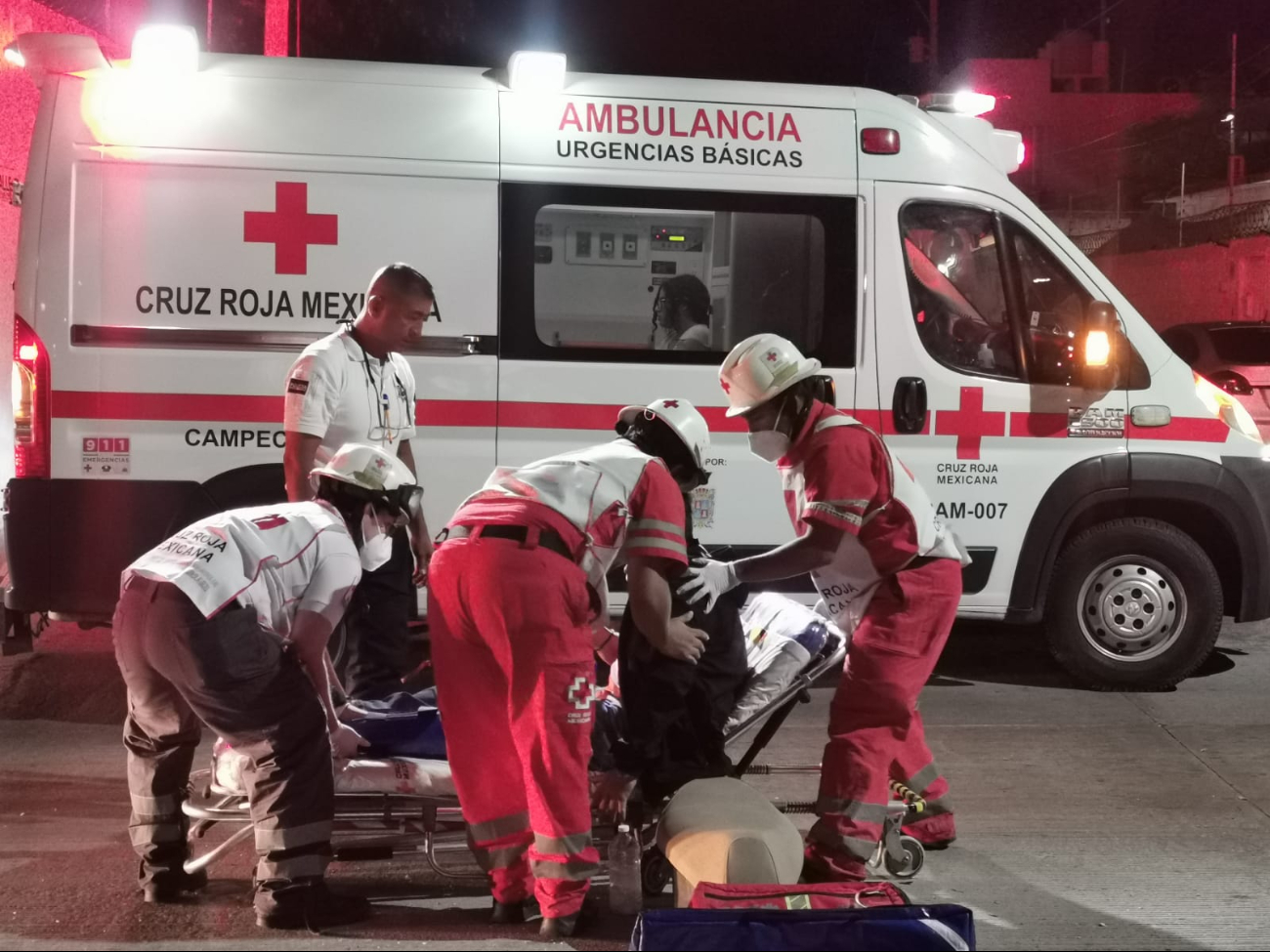 El conductor responsable se dio a la fuga, dejando a las víctimas en el lugar del accidente El conductor responsable se dio a la fuga, dejando a las víctimas en el lugar del accidente