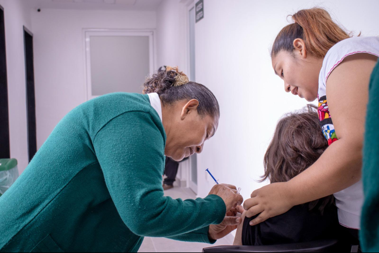 IMSS Campeche extiende vacunación contra influenza y Covid-19 hasta el 30 de abril