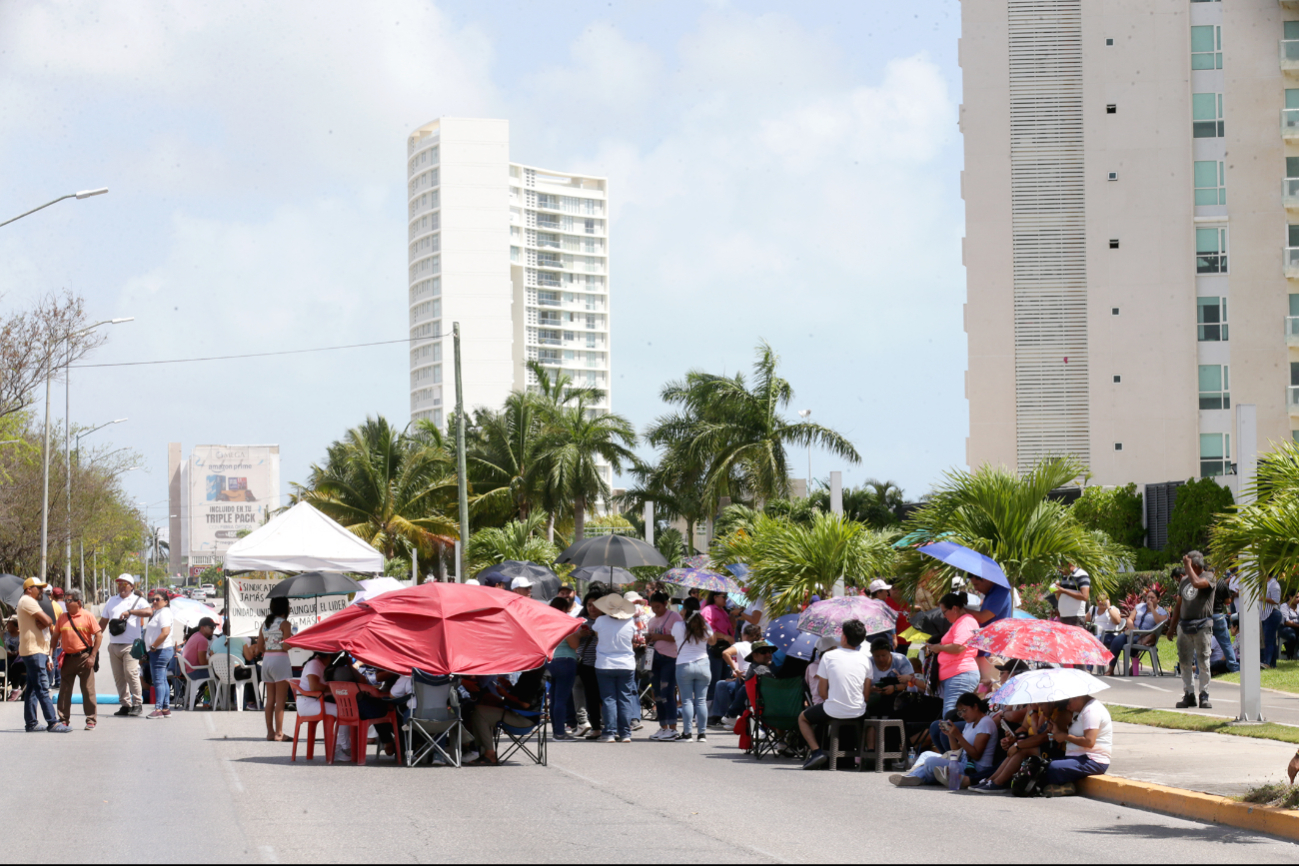 Paro docente en Quintana Roo deja a más de 400 mil alumnos sin clases
