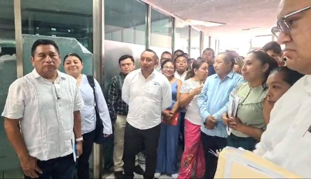 Protesta de maestros paristas se sale de control Protesta de maestros paristas se sale de control